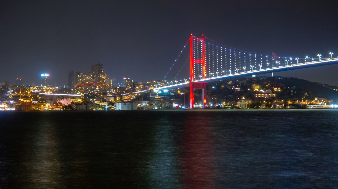 Mahra Yalı kapalı salonunda üst düzey kurumsal davet ve yemek stili